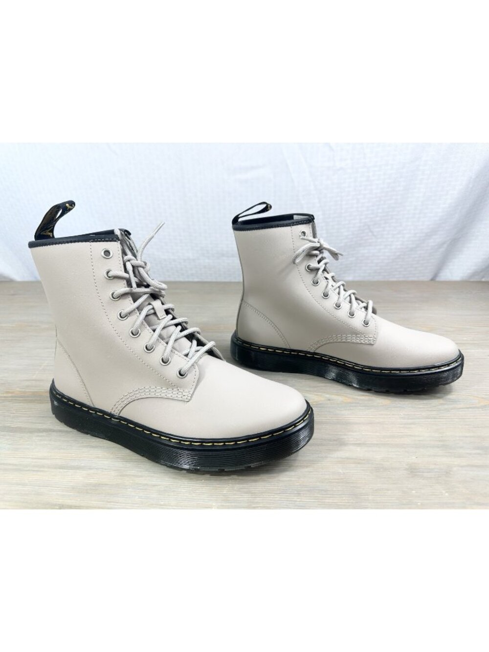 Dr Martens Zavala Vintage Hydro Leather Boot Women's Mens 9 Womens 10 NWOT